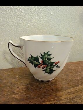 Vintage Rosina Fine Bone China Teacup Holly & Berries